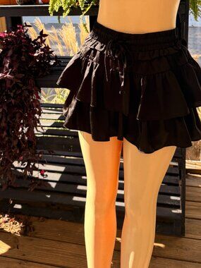 Vestique Black Ruffle Mini Skirt Size M